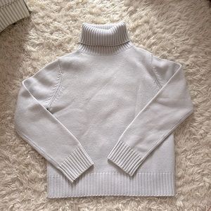 EUC Carolina herrera cashmere turtleneck. In baby blue